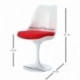 Replik des Tulip Chair des berühmten Designers Eero Saarinen