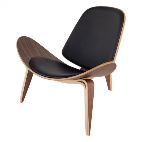 Replika židle Shell Ch07 z ořechového dřeva