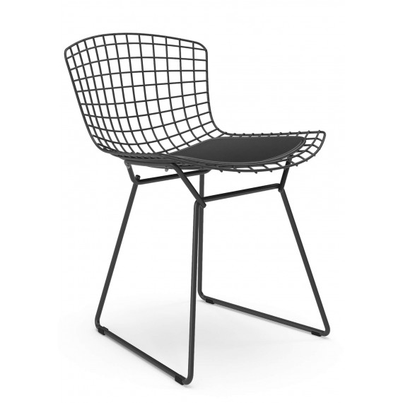 Replika krzesła metalowego Bertoia z czarnej stali w industrialnym stylu słynnego projektanta Hans J. Wegner